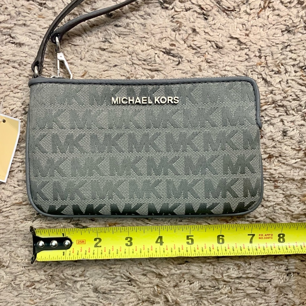 NWT Michael Kors Wristlet - Picture 2 of 5